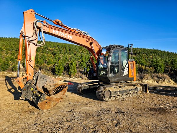 zx135 excavator